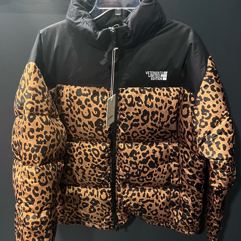 Vetements Logo Limited Edition Leopard Puffer Jacket Coat